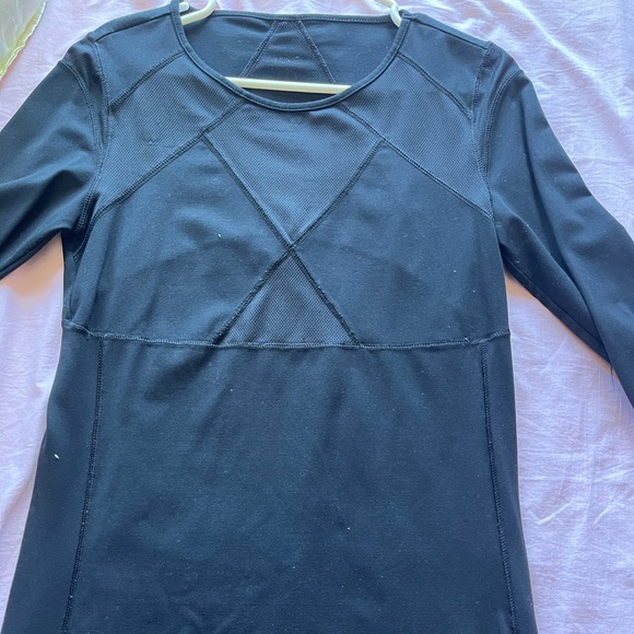 Long sleeve activewear top - Picture 2 of 3